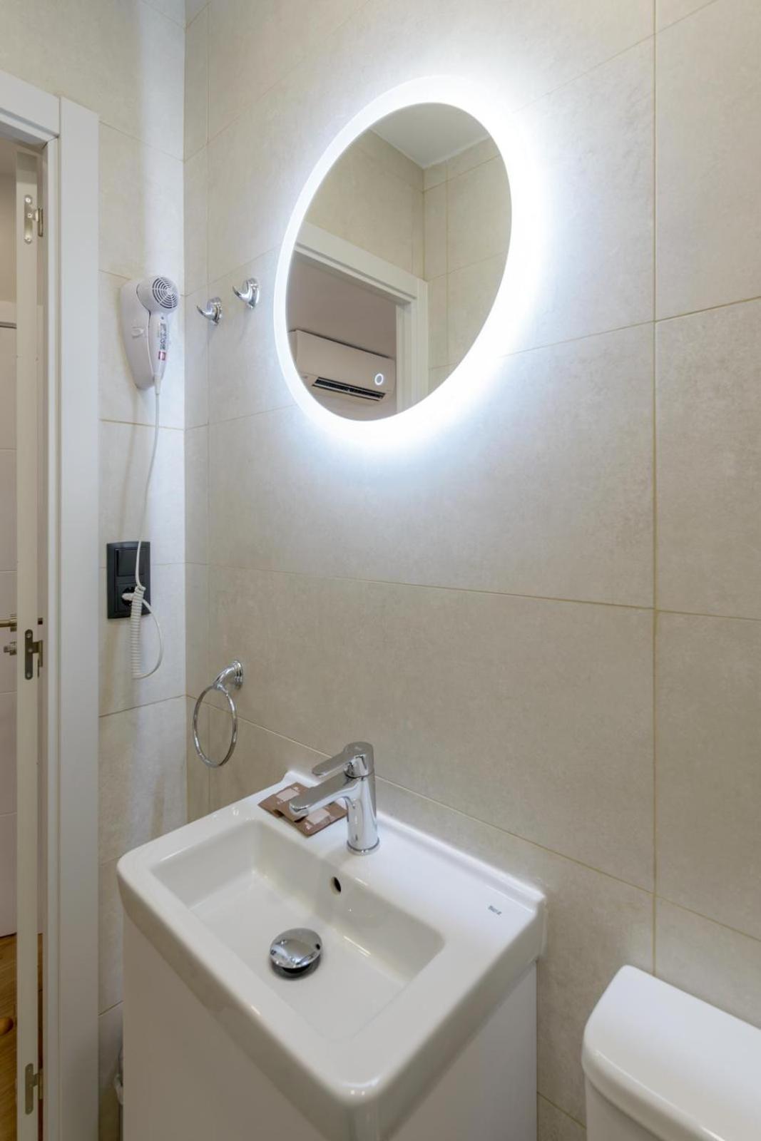 Hostal Sun Gate Madrid Exteriör bild
