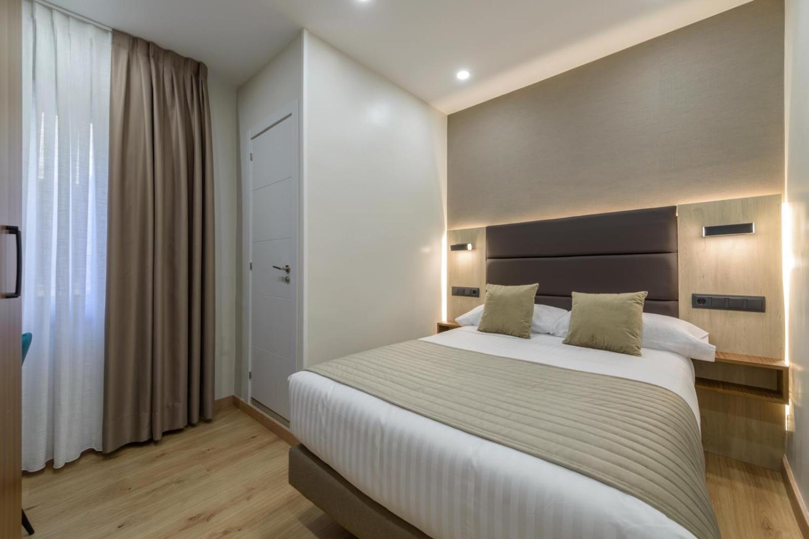 Hostal Sun Gate Madrid Exteriör bild